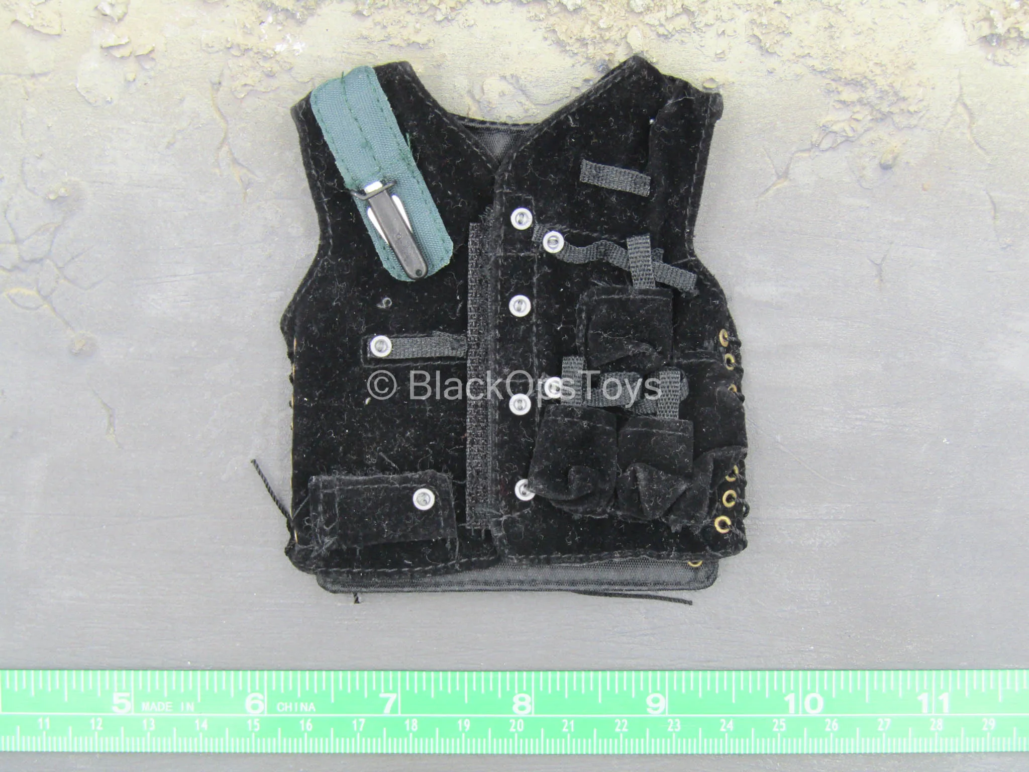 Special Air Service - Black Vest w/Knife