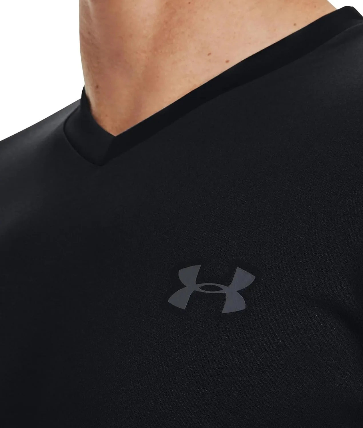 Under Armour Men's Tech 2.0 V-Neck Short-Sleeve T-Shirt